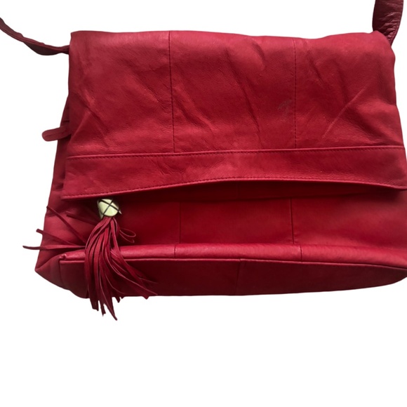 NWT  Deadstock 1990's Read Leather Foldable Shoulder Bag with fringe Tassle - Picture 4 of 10